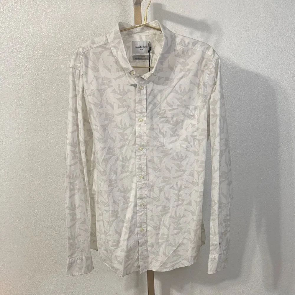 Goodfellow & Co -Cream Leaf Pattern button down Shirt- slim fit- Size Large